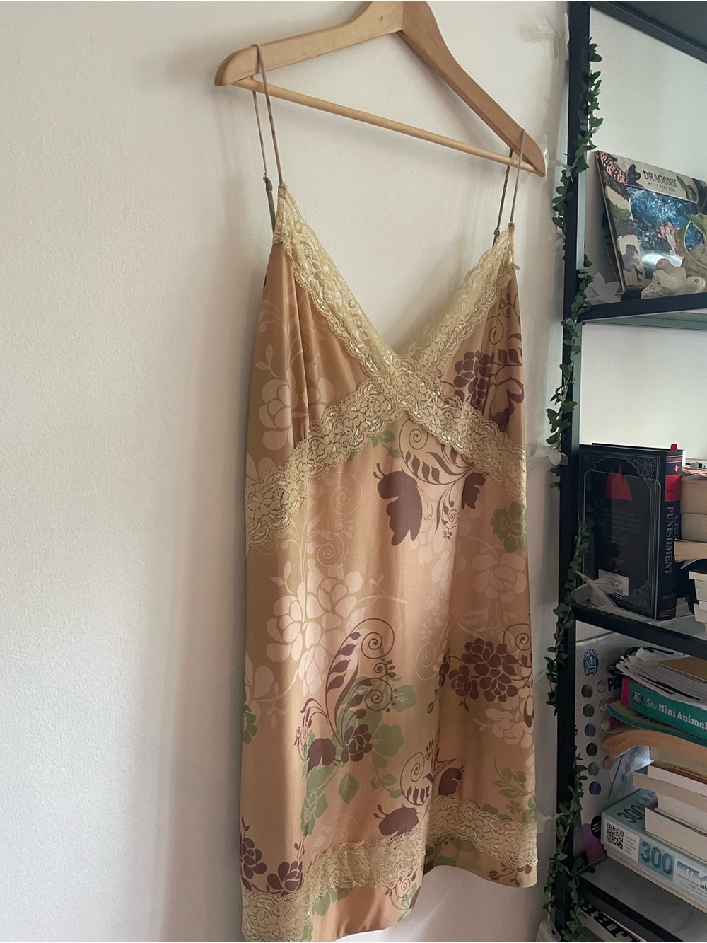 Princess Polly Fairy Grunge Whimsical Y2K Beige Floral Satin Lace Slip Dress 18 - Picture 7 of 9
